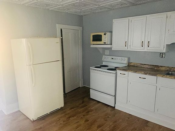 5th image of 213 Washington Ave