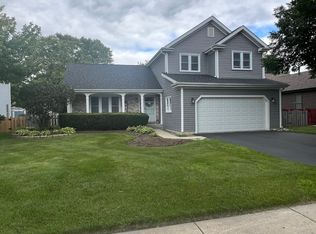 418 Indian Ridge Trl, Wauconda, IL 60084