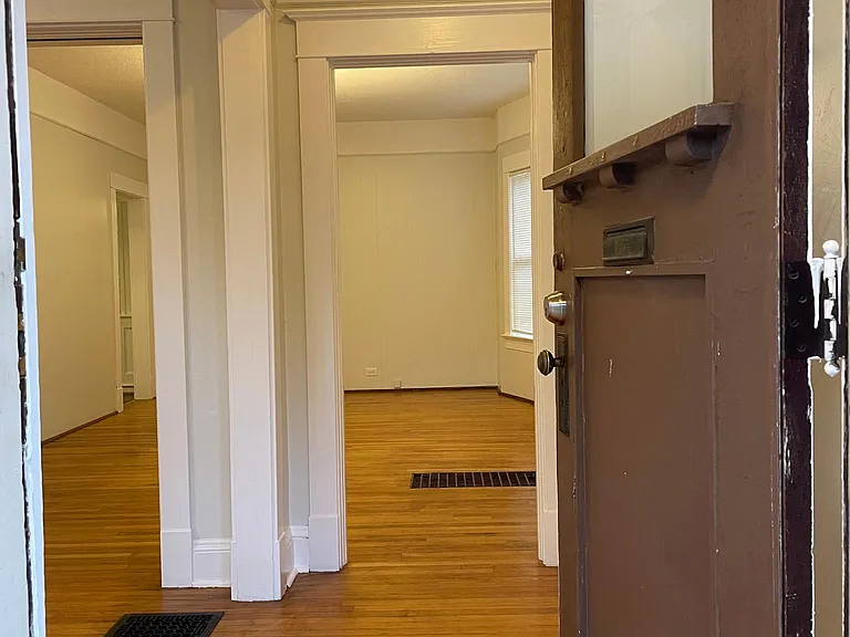 1516 SE Alder St — Photo 2