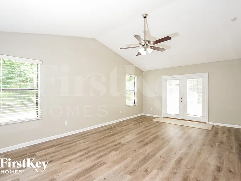 232 Rheine Rd NW — Photo 3