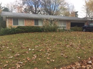 2500 Chartom Mar Dr, Saint Charles, MO 63301