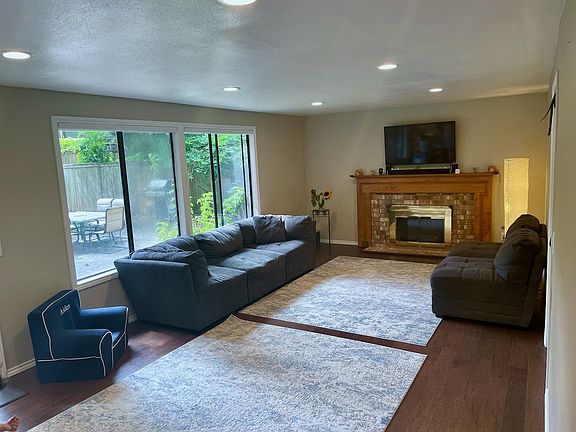 3rd image of 17803 NE 103rd Ct
