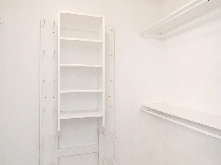 8000 Erryn Ln — Photo 14