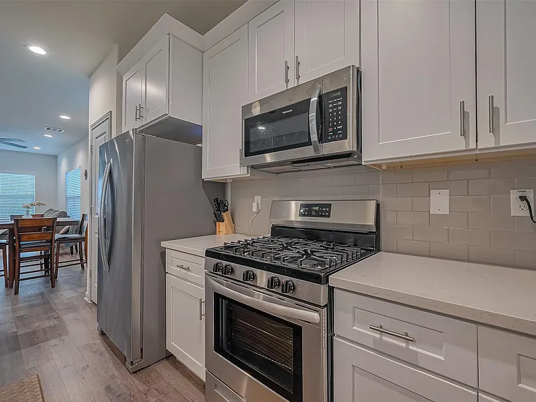 3540 Rebecca St — Photo 13