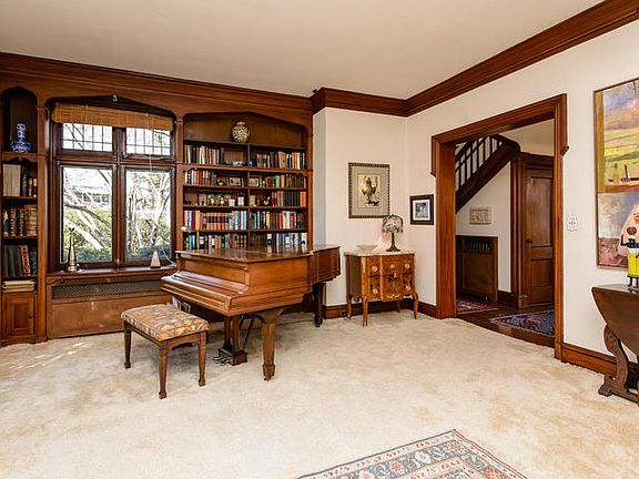3rd image of 100 Brookside Dr