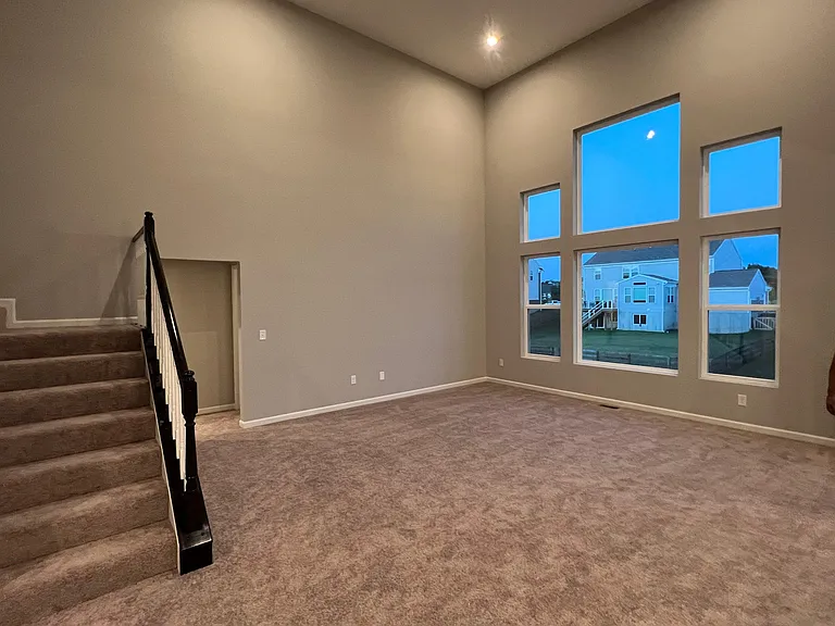 6976 Briarcliff Ct — Photo 2