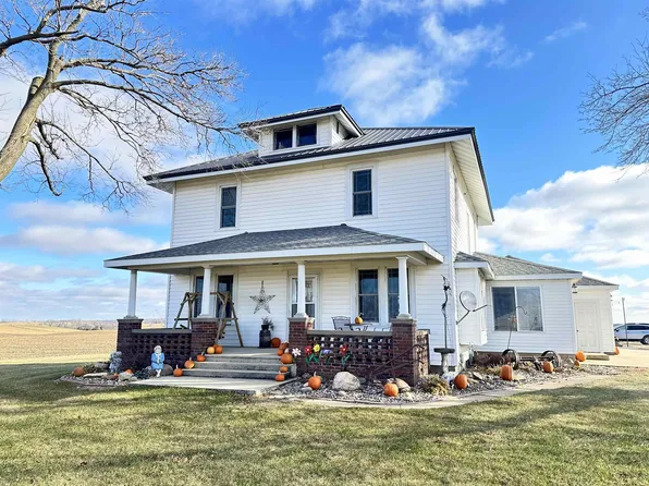 3074 320th Ave, Hopkinton, IA 52237