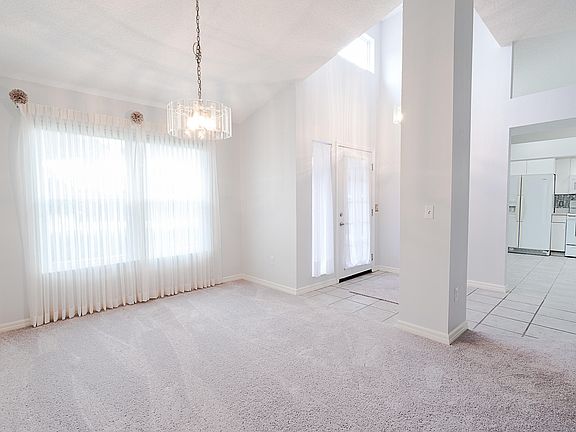 3rd image of 51 Carriage Creek Way