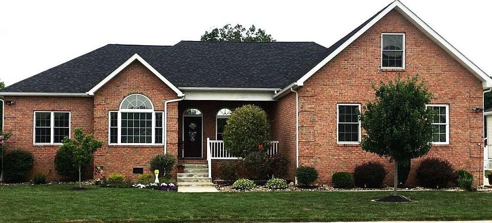 1st image of 10 Lancelot Dr