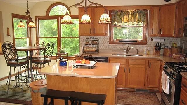 Kitchen alternate view