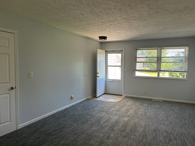 9644 Meadowland Ct #9644 — Photo 4