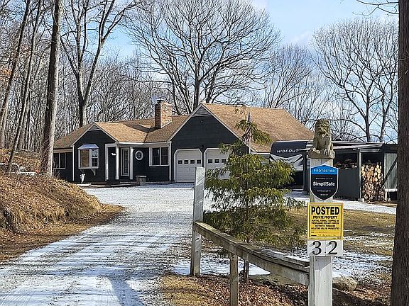 3rd image of 32 Reservoir Rd