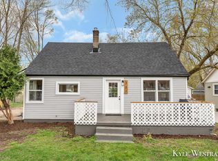 321 Northland Dr NE, Rockford, MI