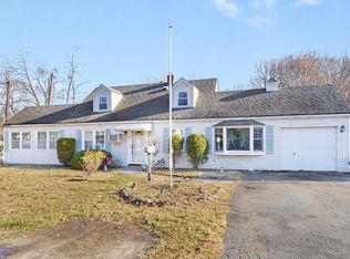 45 Village Rd, Pompton Plains, NJ 07444