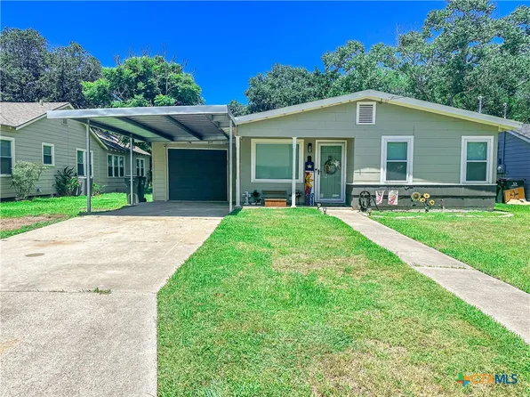 710 Fulton St, Edna, TX 77957