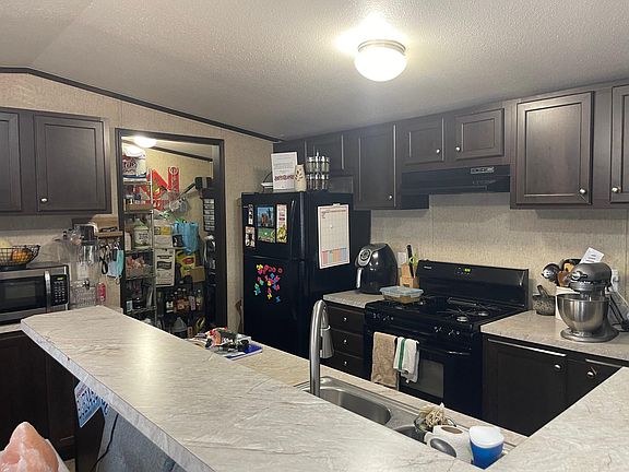 2nd image of 867 N Lamb Blvd