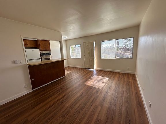 5th image of 840 Haverford Ave #8