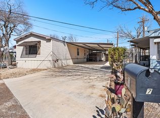 7 N Sunset Dr, Kerrville, TX 78028