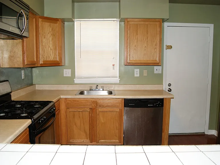 918 N Central Ave — Photo 5