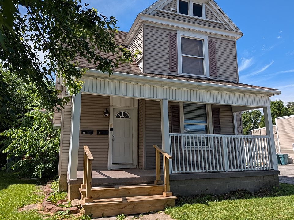 1st image of 221 W Main St #221