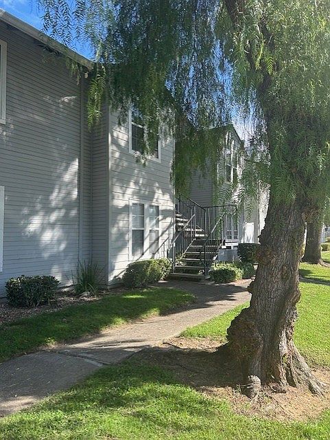 2nd image of 2400 Eilers Ln APT 1604