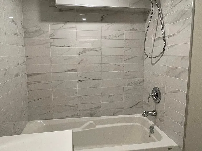 771 Krosno Blvd #BASEMENT — Photo 11