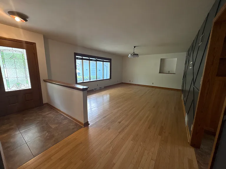 2110 W Woodbury Ln — Photo 14