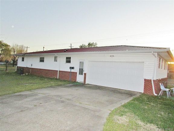 2nd image of 303 S Susan Ave