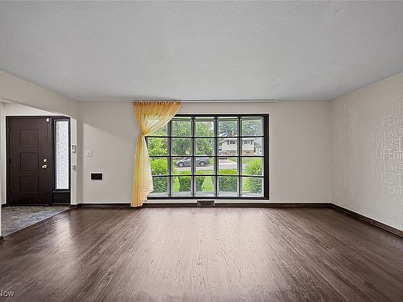 4th image of 6639 Monterey Dr