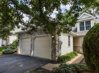 25 Red Leaf Ln, Lancaster, PA 17602