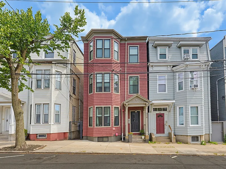 498 Sumner St #1 — Photo 28