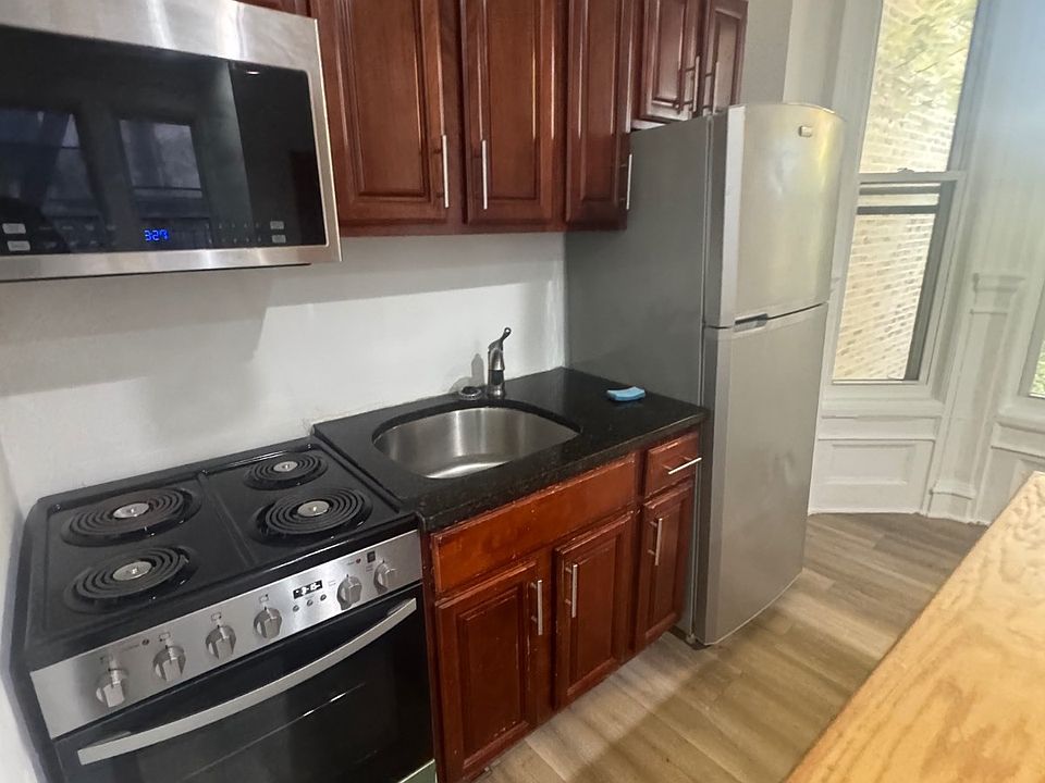 1st image of 738 Kelly St APT 2