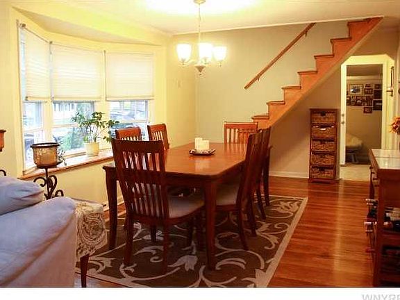 5th image of 371 Woodstock Ave