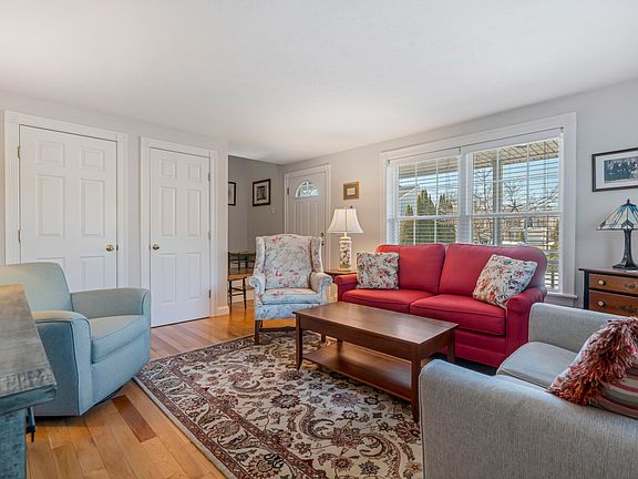 3rd image of 22 Tasker Street #10