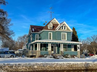 218 Central Ave E, Hampton, IA 50441