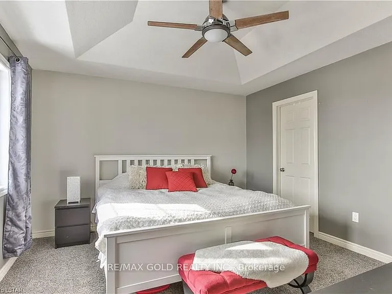 65 Woodhatch Cres — Photo 17