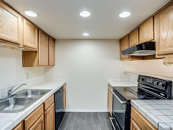 2nd image of 3511 E Baseline Rd Unit 1022