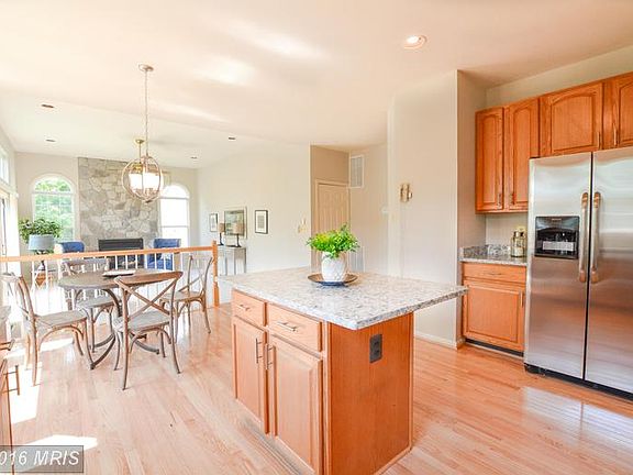 3rd image of 12483 Camborne Ct