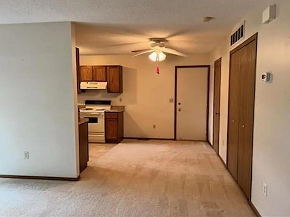 3rd image of 12620 University Ave NW