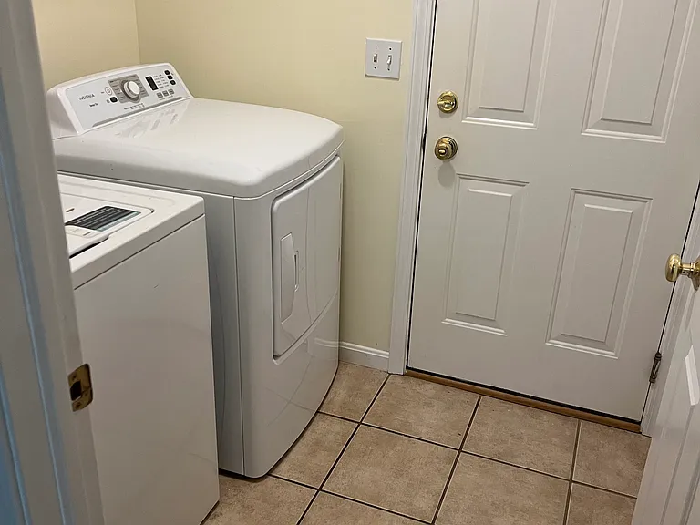 2563 Wyndgate Ct — Photo 5