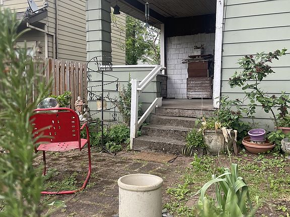 4th image of 8706 SE 28th Pl