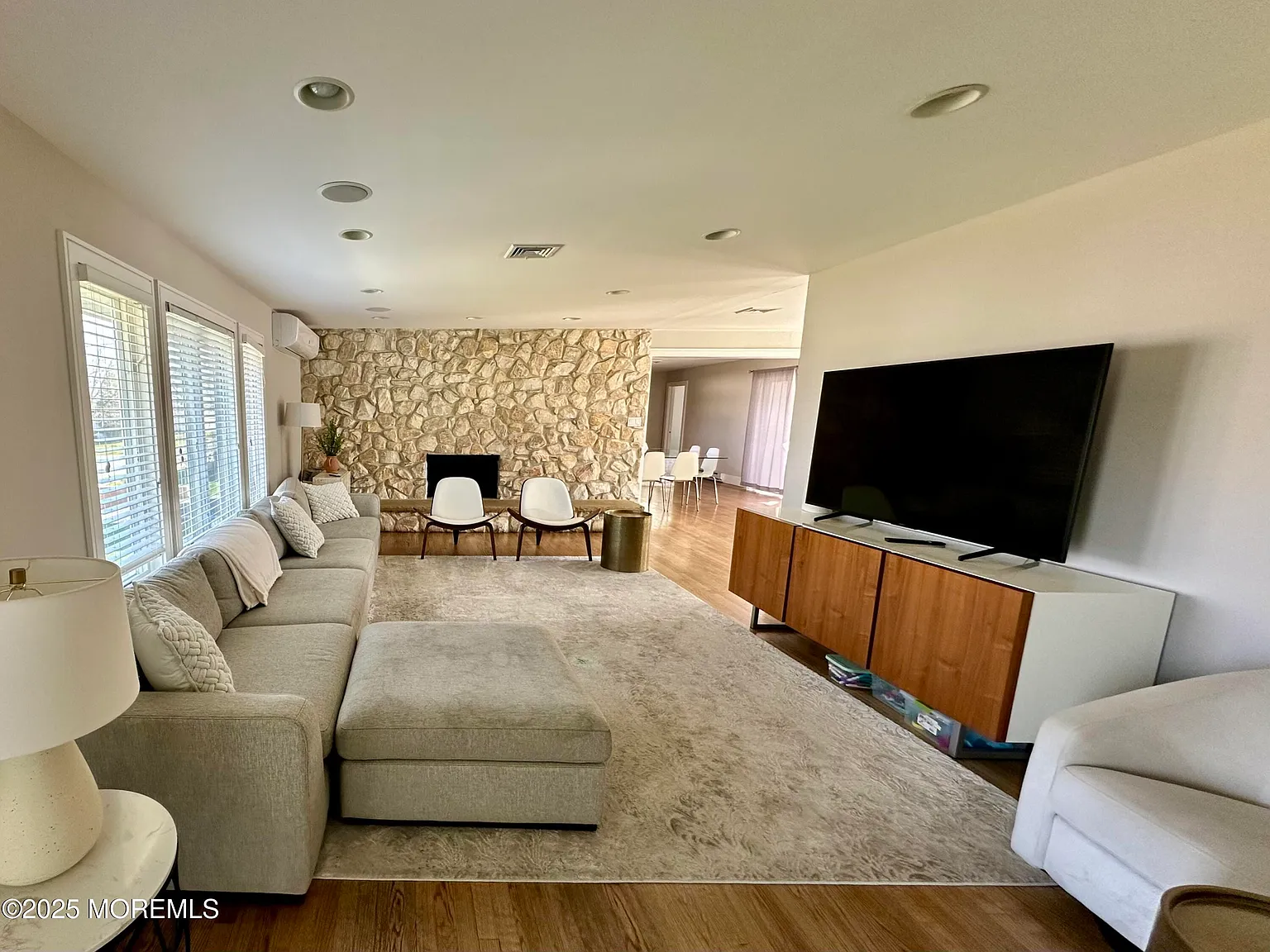 4 bed, 2677 sqft, $2,800 — Photo 2