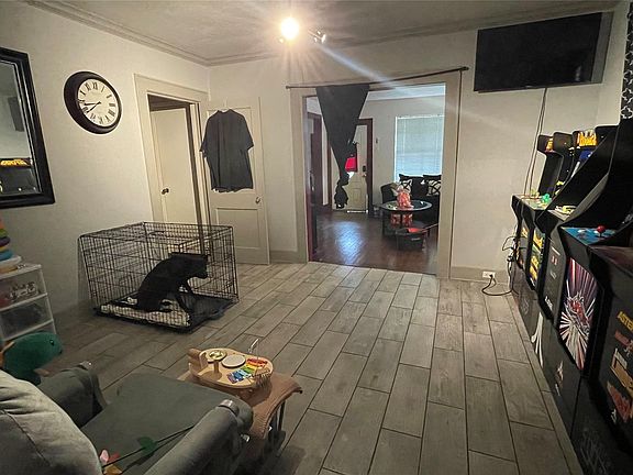 5th image of 4010 Beggs St