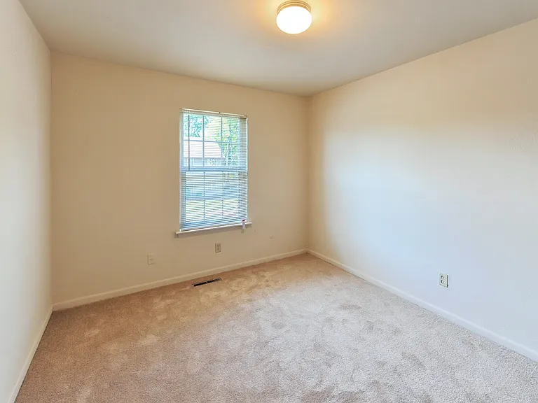 Brentwood Forest Apartments — Photo 20