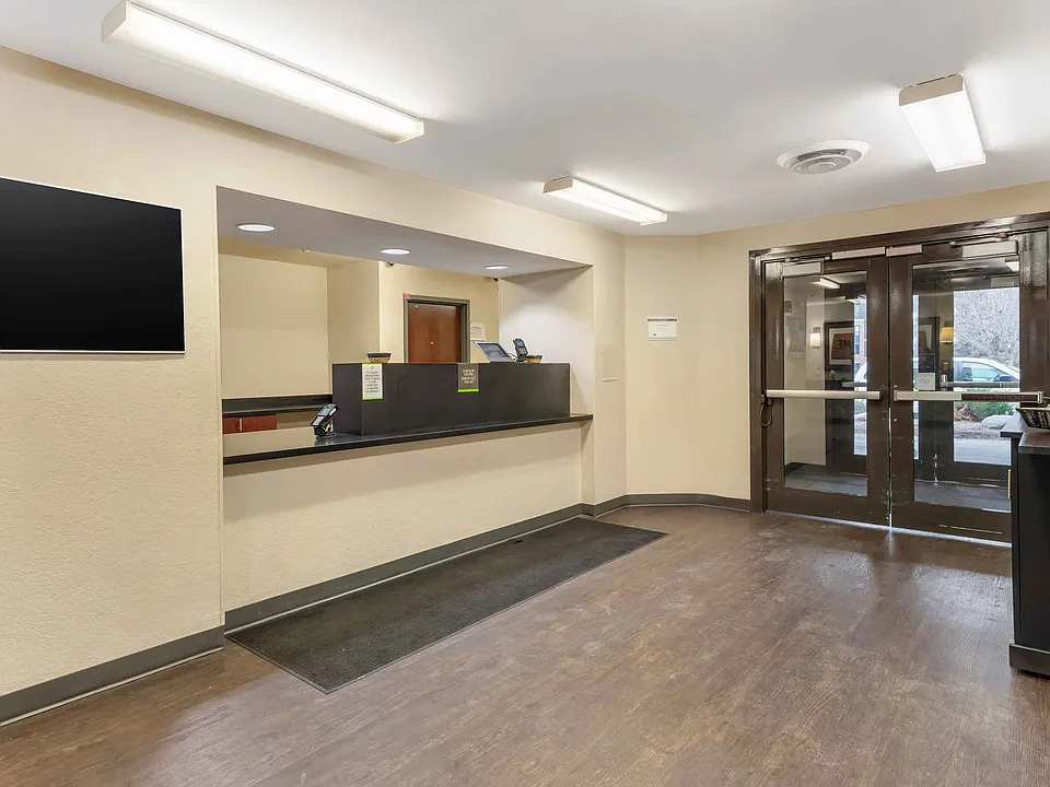 Lobby and Guest Check-in