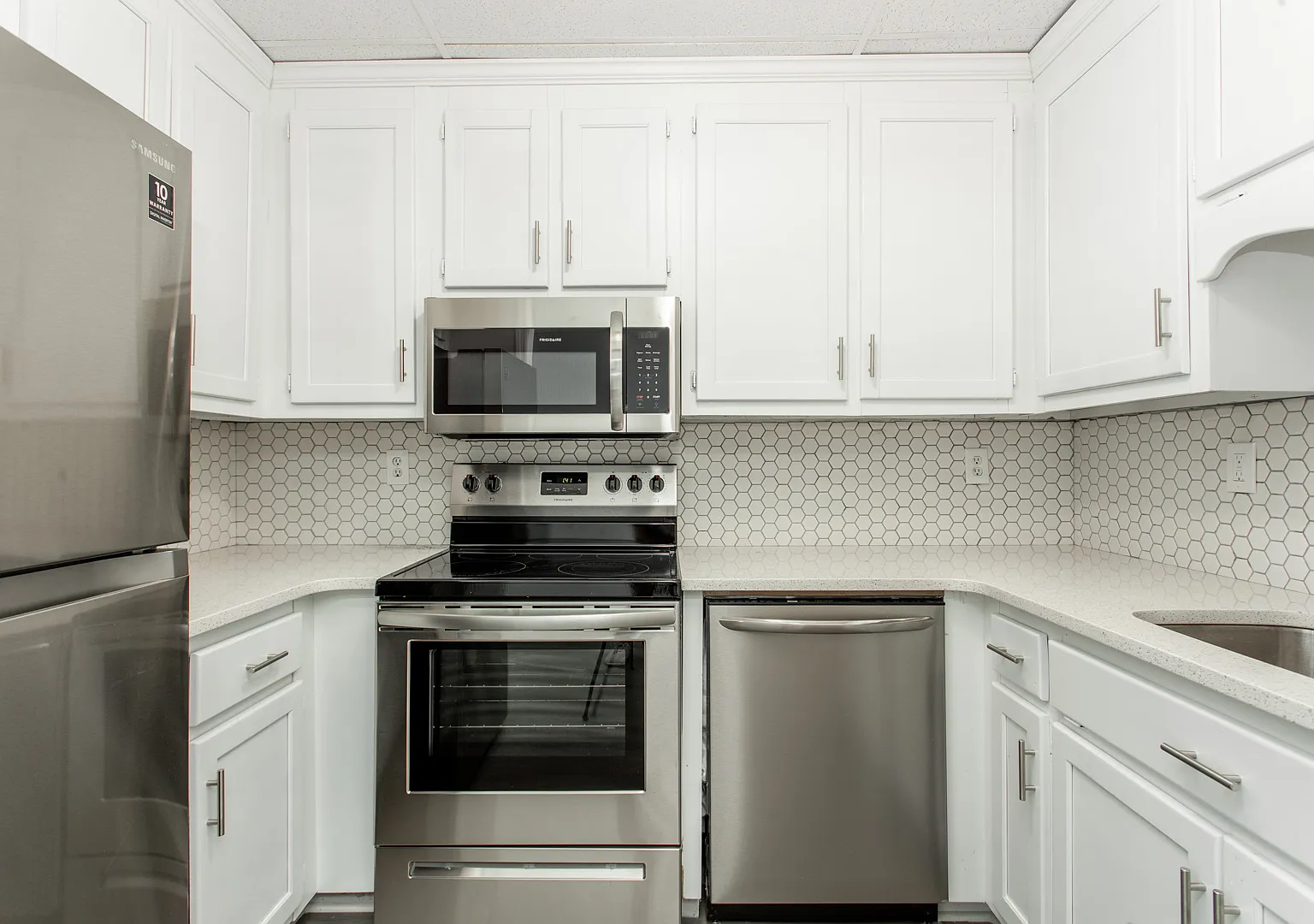 3 bed, 2.5 bath, 1650 sqft, $1,695 — Photo 3