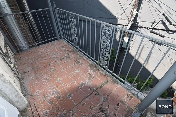 Rented by Bond New York | media 31