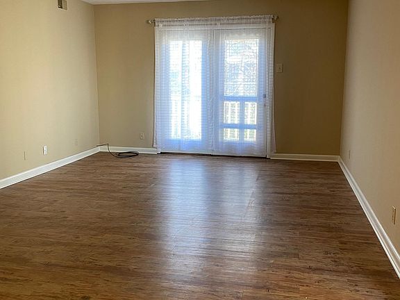 4th image of 1815 Gardiner Ln APT H72