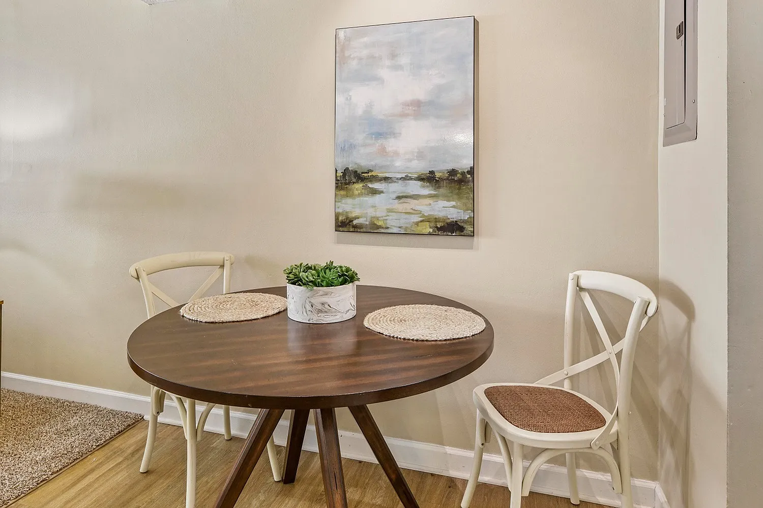 Hidden Creek Apartments — Photo 4