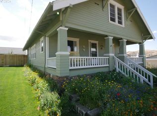 855 A St, Fossil, OR 97830